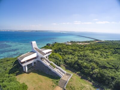 【宮古島/観光バス/1日】色彩豊かな人気の5大絶景スポットを巡ろう☆バスガイド付き観光バスツアー＜日帰り参加OK＆年齢制限なし＞