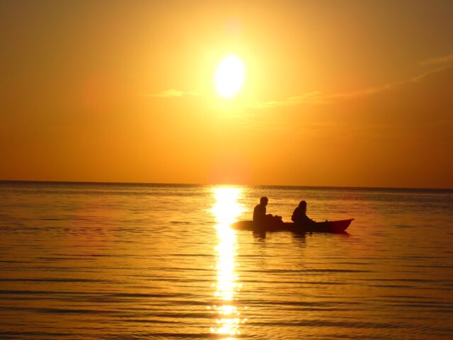 【宮古島】当日予約OK！黄金の夕陽に包まれる☆魅惑のサンセットカヌーツアー《写真データ無料プレゼント》