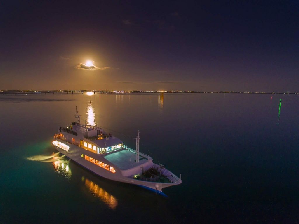 夜のサンセットクルージング