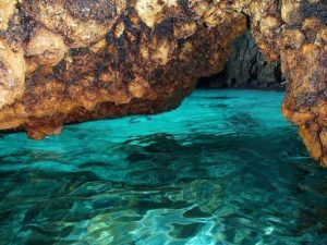 宮古島の青の洞窟