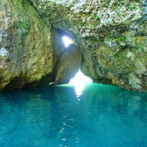 伊良部島の青の洞窟