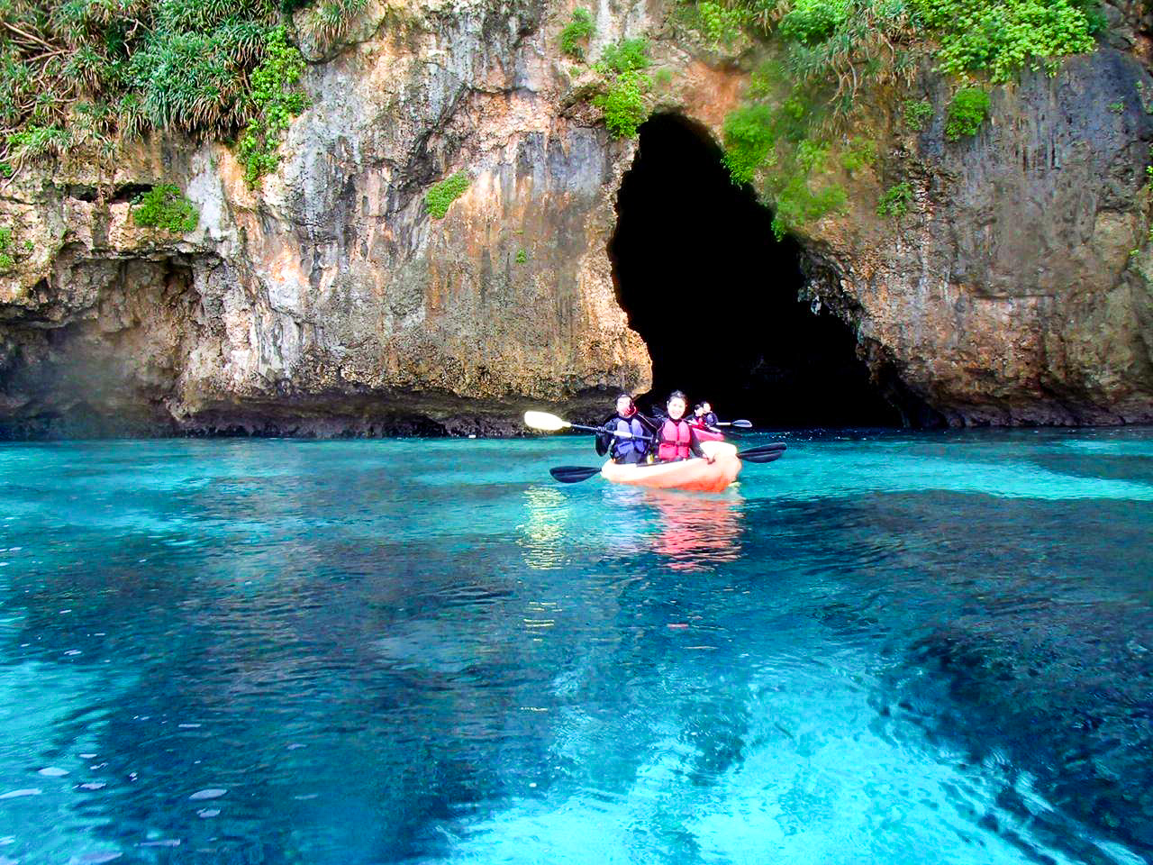 青の洞窟シーカヤック体験