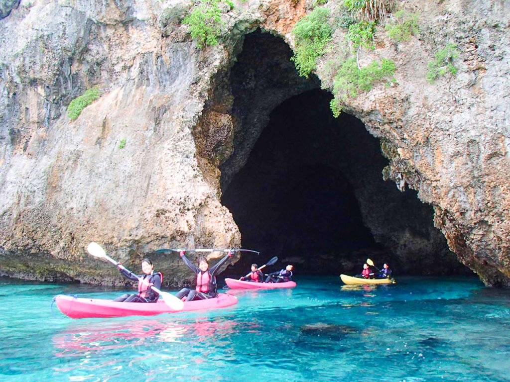 宮古島のオプショナルツアーの青の洞窟ツアー