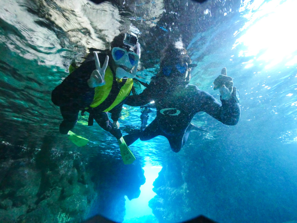 伊良部島の「青の洞窟」とは？行き方や人気ツアーを徹底解説！