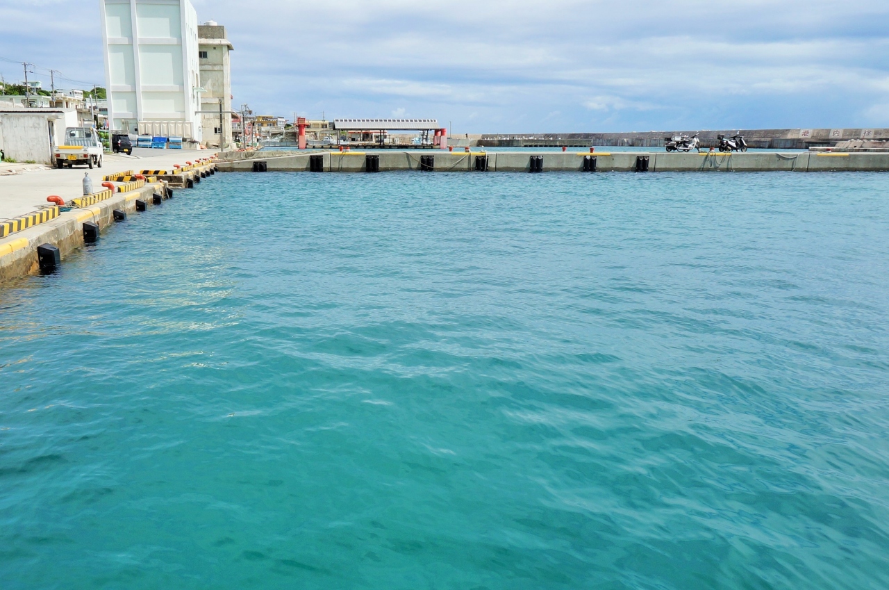 伊良部島観光スポットの佐良浜漁港（佐良浜港）