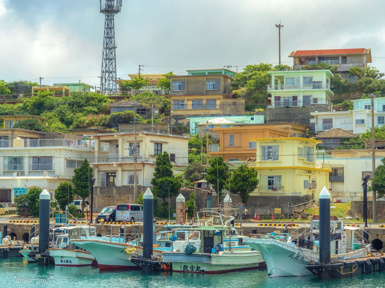 伊良部島観光スポットの佐良浜漁港（佐良浜港）