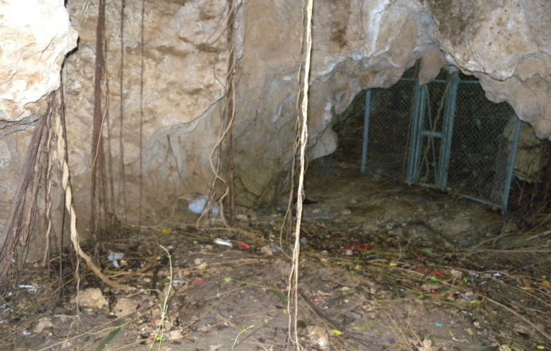 宮古島の観光スポットのツヅピスキアブ （大原嶺洞穴）