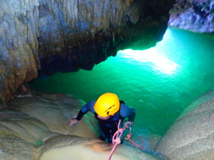 宮古島鍾乳洞のパンプキンホール