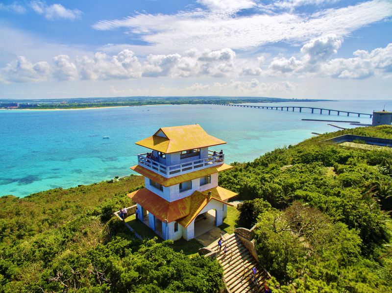 宮古島のドライブスポットの竜宮城展望台