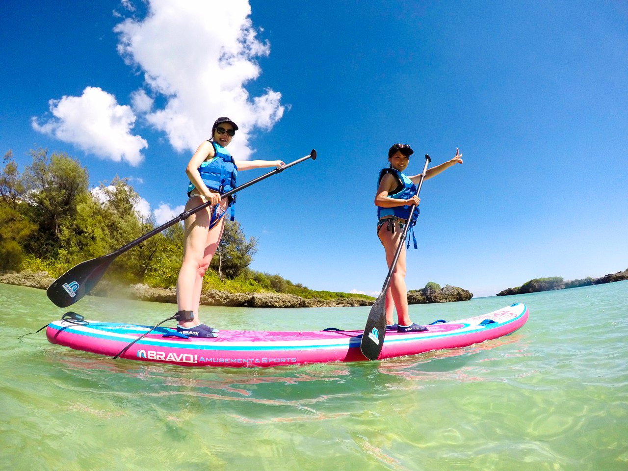 透明度抜群の海でSUP