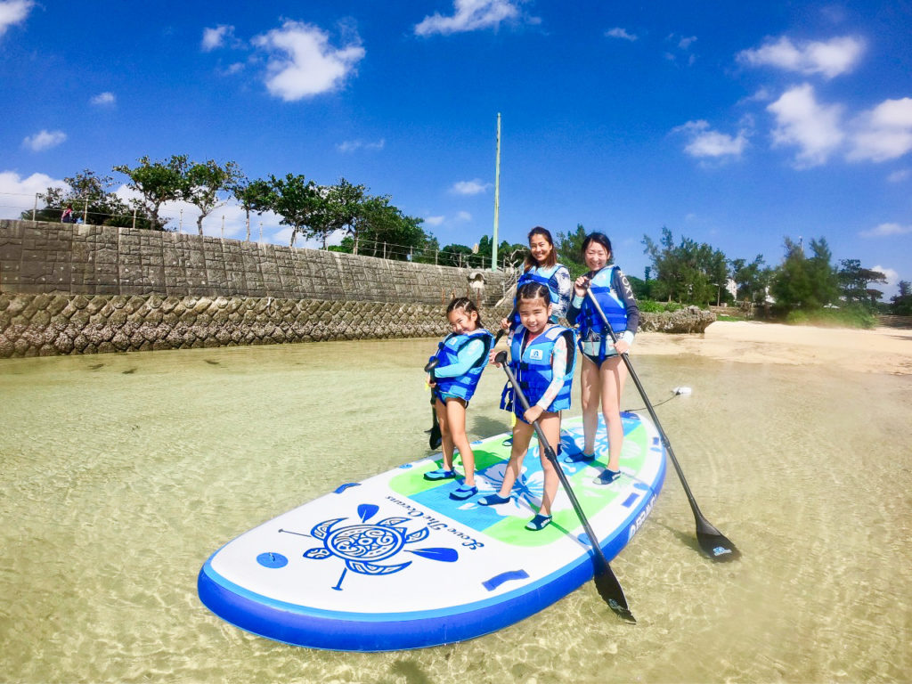 【宮古島・SUP】1組限定開催！家族・カップルで楽しめる新感覚MEDIUM SUPツアー《GoPro写真データプレゼント付き》（No.886）