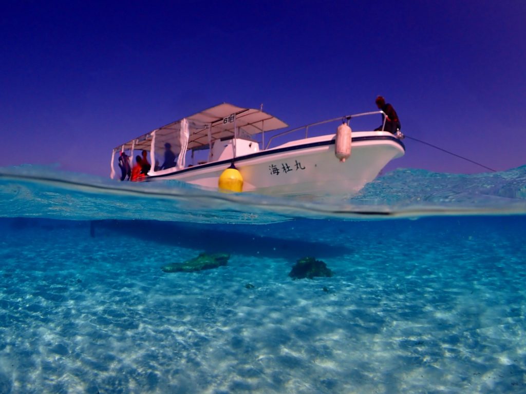 池間島周辺の透明度抜群の海
