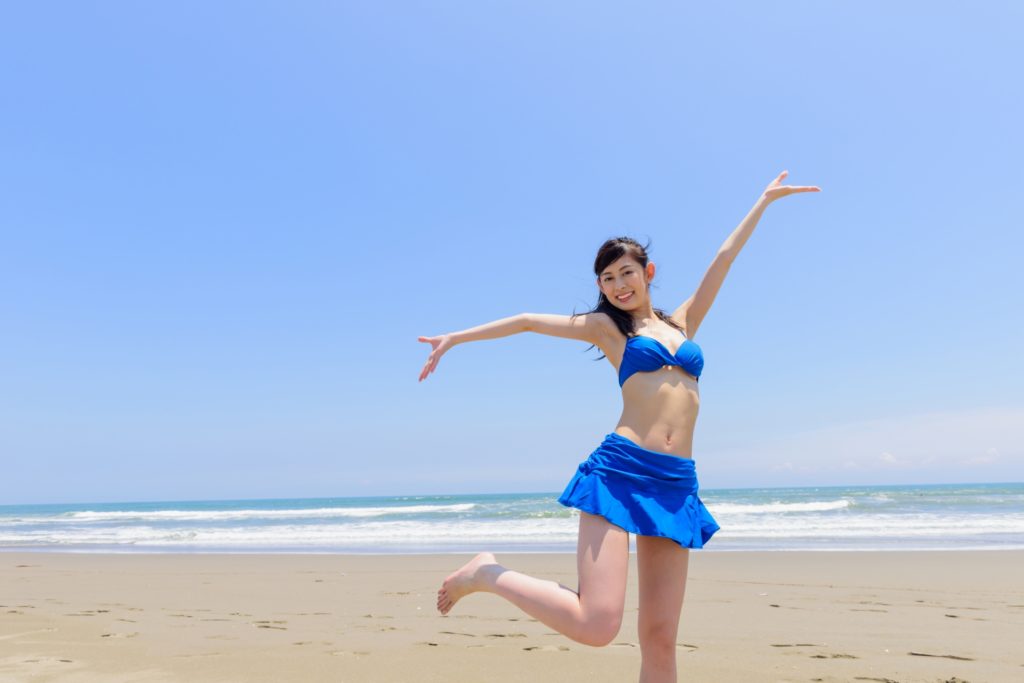 水着を着た女性