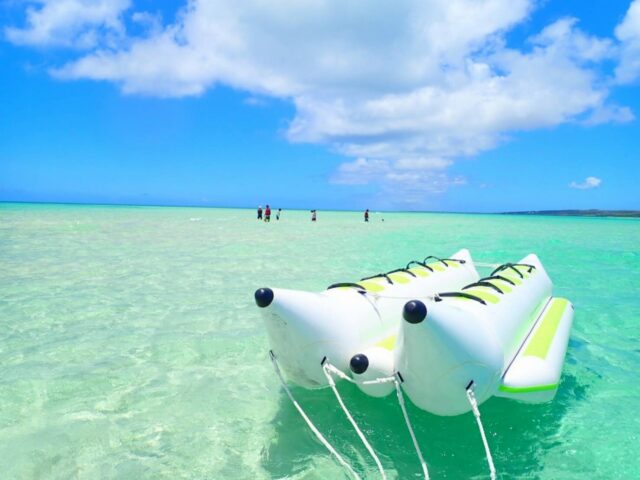 海に浮かぶバナナボート