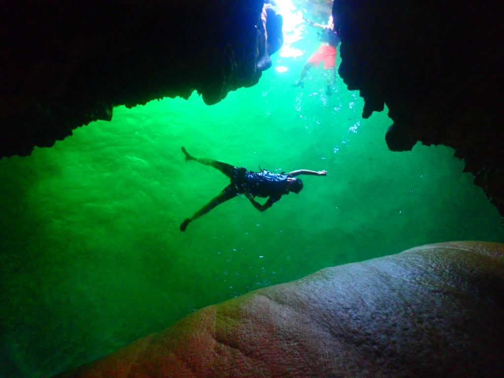 宮古島鍾乳洞のパンプキンホール