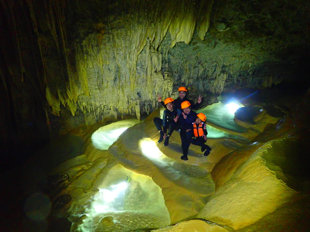 宮古島鍾乳洞のパンプキンホール