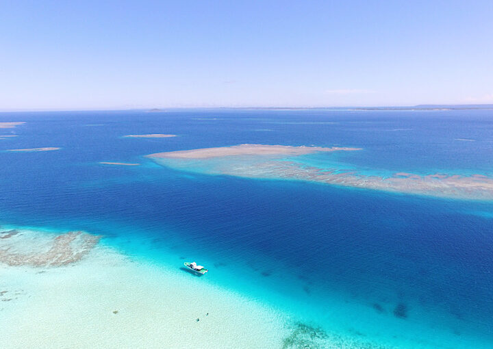 【沖縄・宮古島】【4〜10月】10名限定！宮古島2大スポット！八重干瀬＆青の洞窟で体験ダイビング＆シュノーケリングツアー