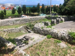 仲宗根豊見親の墓