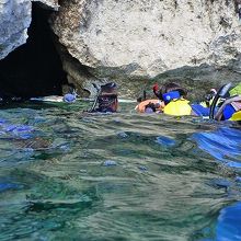 伊良部島の観光スポットの青の洞窟