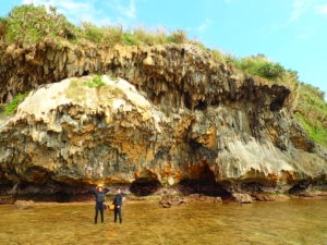 宮古島鍾乳洞のパンプキンホール