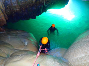 宮古島鍾乳洞のパンプキンホール