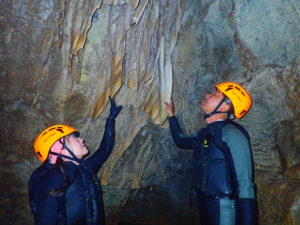 宮古島鍾乳洞のパンプキンホール