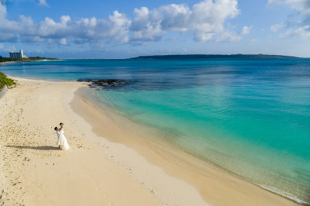 宮古島,ウェディングフォト,新婚,カップル,白い砂浜,宮古島の海,家族で,ドローン