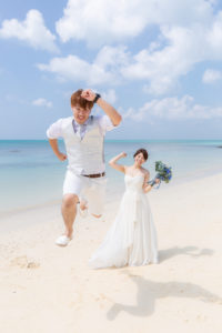 宮古島,ウェディングフォト,新婚,カップル,白い砂浜,宮古島の海