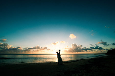 宮古島,ウェディングフォト,新婚,カップル,白い砂浜,宮古島の海,家族で