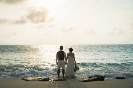 宮古島,ウェディングフォト,新婚,カップル,白い砂浜,宮古島の海,家族で