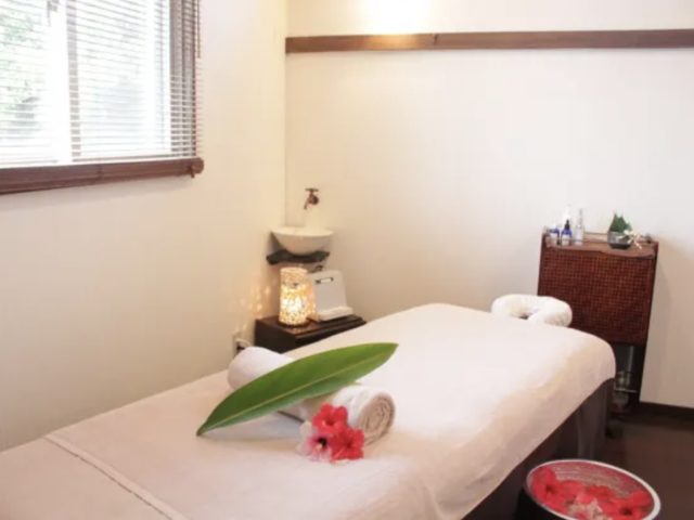 宮古島,スパ,ボディマッサージ,月桃オイル,隠れ家サロン,マッサージ,アロマオイル