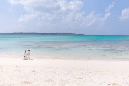 宮古島,ウェディングフォト,新婚,カップル,白い砂浜,宮古島の海,家族で