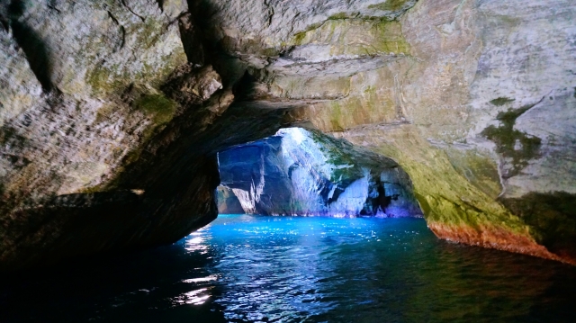 西伊豆　青の洞窟