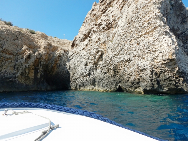 クロアチア　青の洞窟