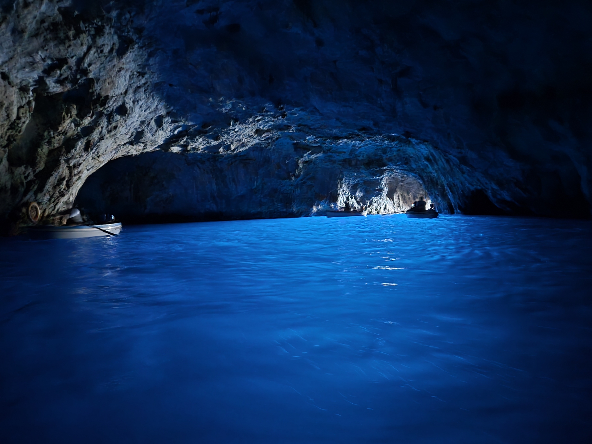 イタリア　カプリ島　青の洞窟