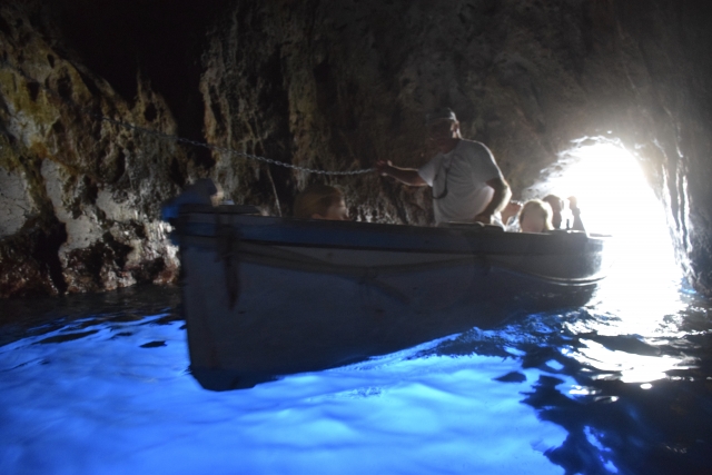 カプリ島　青の洞窟