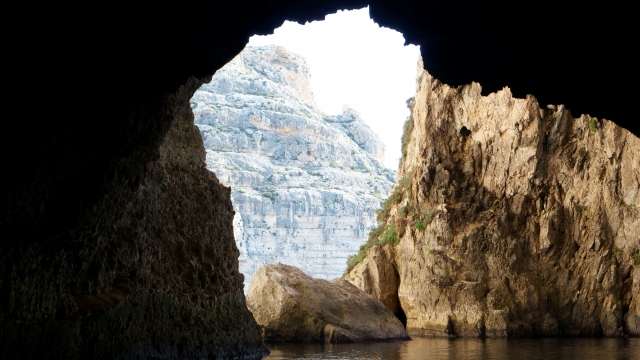 マルタ　青の洞窟