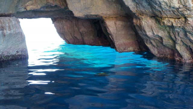マルタ　青の洞窟