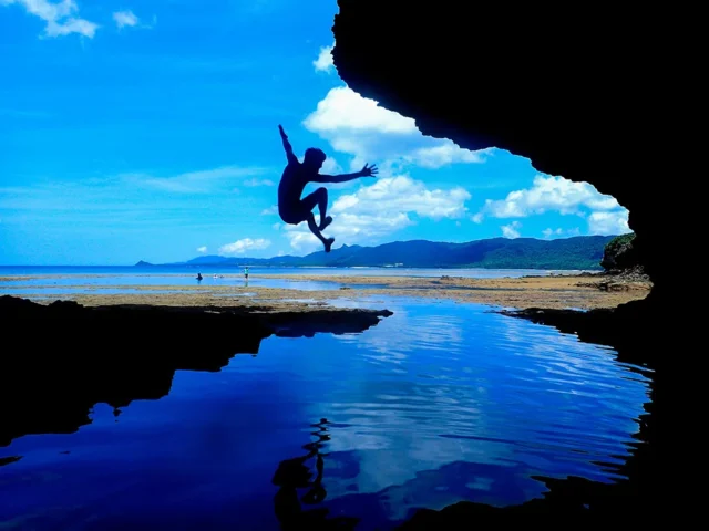 石垣島　青の洞窟