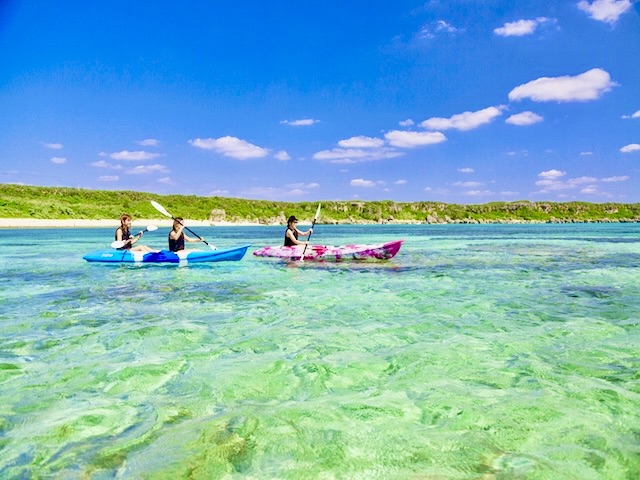 【半日/約2時間/チャーター】贅沢貸切プラン★世界レベルの透明度！宮古島の美ら海で絶景シーカヤックツアー《写真無料＆送迎相談可》子連れ家族・団体にもおすすめ（No.774）
