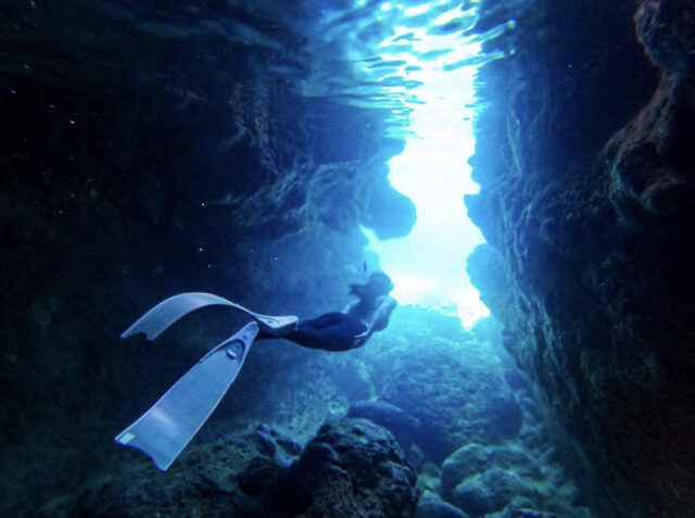 【宮古島/青の洞窟/ビジャス】3月～10月限定！幻想的で美しい『青の洞窟』へご案内★ボートシュノーケリング半日コース《写真データ付き》