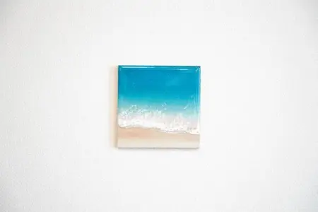 【宮古島/1時間】3歳から楽しめるレジンアート体験☆世界に一つの波アートコースター制作♪＜雨の日・当日予約OK＞空港から5分！