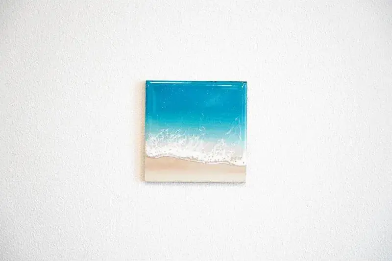 【宮古島/1時間】3歳から楽しめるレジンアート体験☆世界に一つの波アートコースター制作♪＜雨の日・当日予約OK＞空港から5分！（No.899）