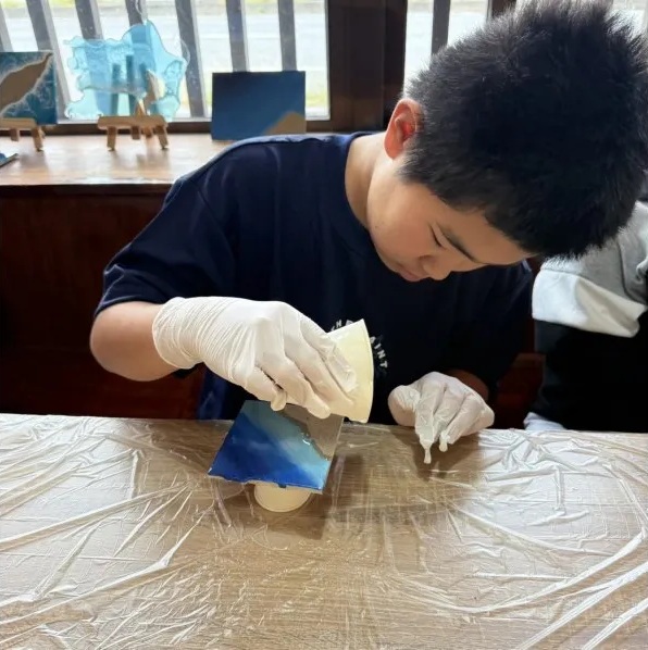 【宮古島/約1.5時間】沖縄の守り神“シーサー”×波アート☆宮古島最大の工房で特別なレジンアート体験＜当日予約・雨の日OK＞空港から5分！（No.904）