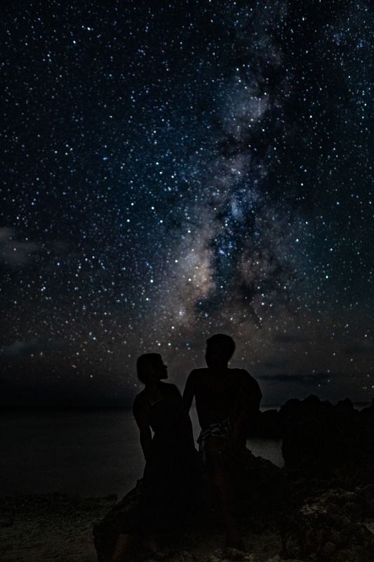 【宮古島/夜・当日予約OK】0歳から参加できる！満天の星と天の川を背景に☆プロが撮る星空ポートレートフォトツアー《3日内データ納品》（No.772）