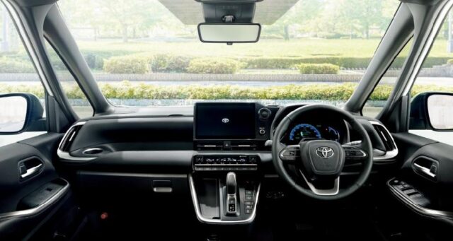 石垣島ドライブにおすすめのノアのハンドル周り