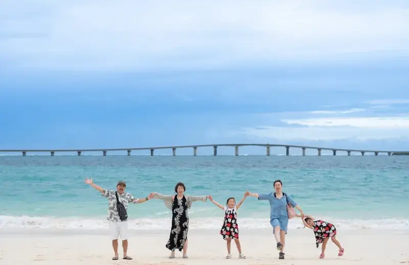 【宮古島/約30分】0歳から参加できる♪前浜ビーチで30分以内のお手軽フォトプラン！当日納品ですぐにシェア☆早朝撮影OK◎〈口コミ投稿で＋5カット特典あり〉（No.765）