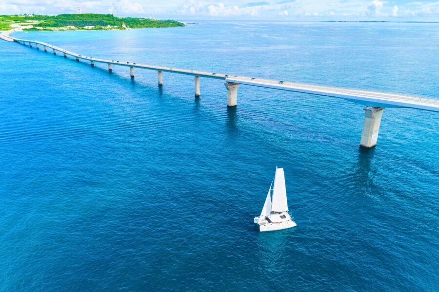 【宮古島/サンセット/2.5時間】カタマランヨット貸切サンセットクルーズ☆家族&グループで水平線に沈む夕日を独占!《最大12名》(No.925)