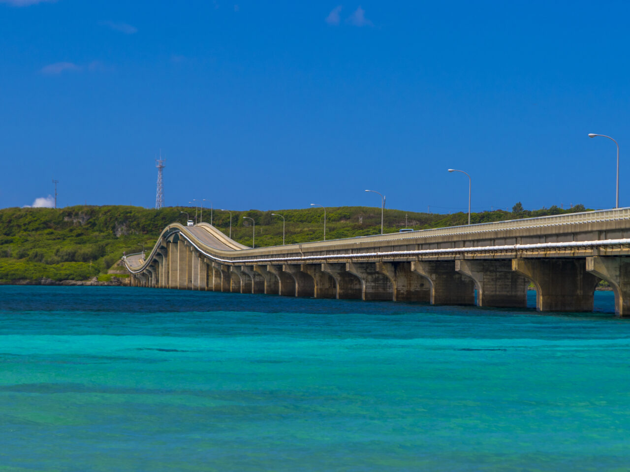 ★春の特別SALE【宮古島/伊良部島/来間島/1日】ガイド付き☆絶景スポットを巡る島内観光巡りフォトツアー！宮古島初めての方や女子旅にもおすすめ《送迎＆写真データ無料》（No.891）