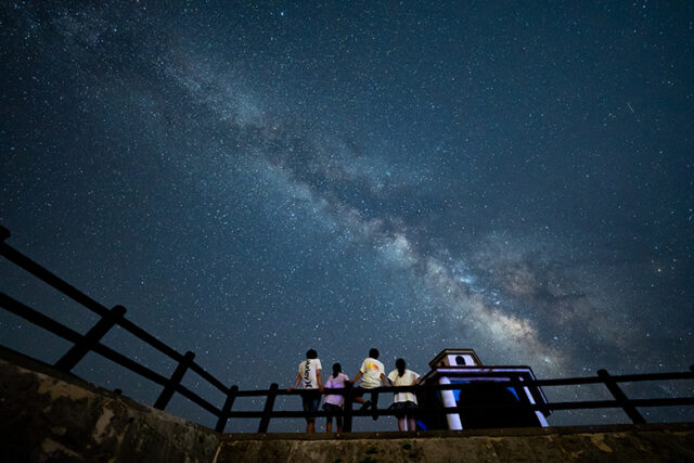 【宮古島/夜】当日予約OK☆天の川や夜空の絶景を見に行こう♪星空撮影カジュアルプラン《8枚納品・星空専門プロカメラマン撮影》